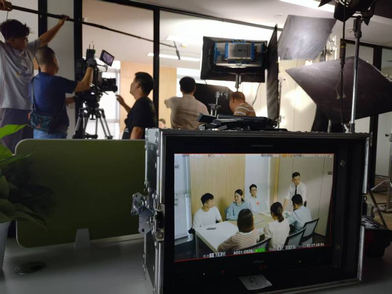 昂仁县TVC拍摄公司：科技产品视觉化大师，诠释未来感与功能美学